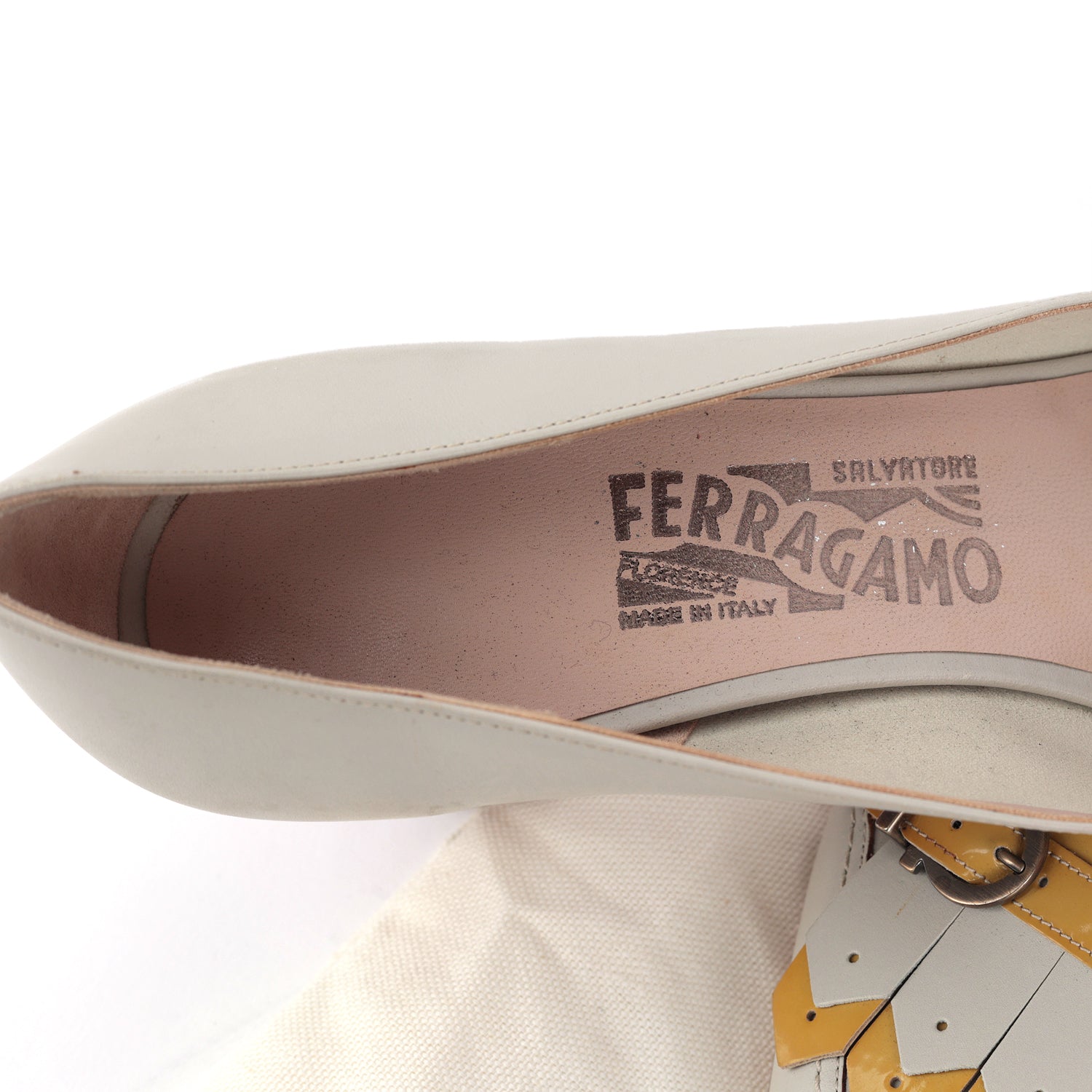 Salvatore Ferragamo Vintage Leather Pumps White And Yellow